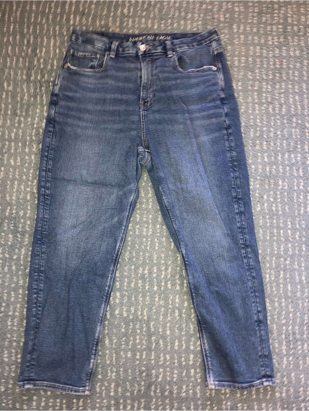 American Eagle Outfitters Boyfriend Jeans in Medium Blue Wash